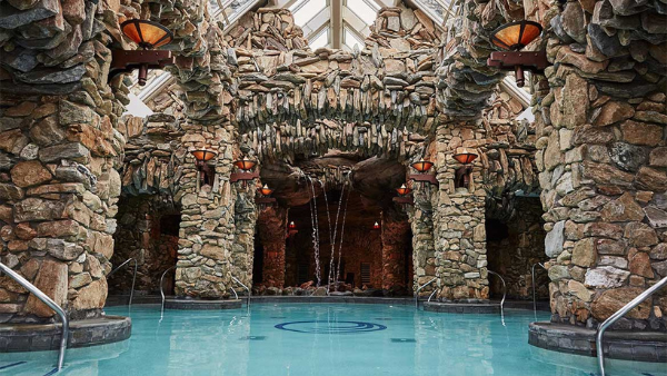 Experience Mountain Majesty: The Omni Grove Park Inn and Spa Asheville - A Century of Luxury in the Blue Ridge