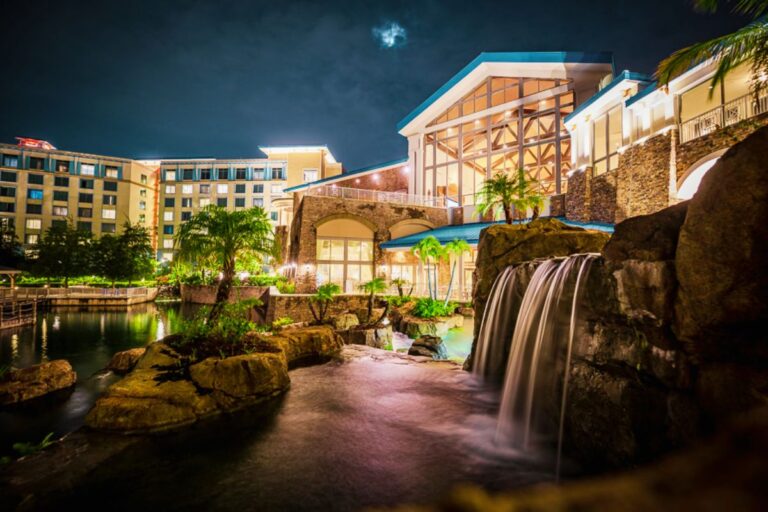 Loews Sapphire Falls Resort Universal Orlando: Priceline Deals &amp; Complete Guide